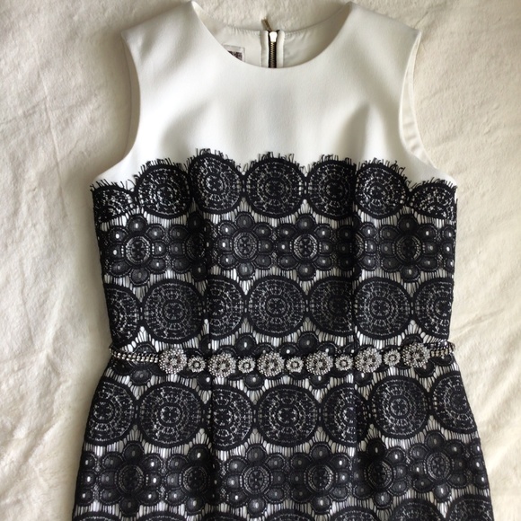 Anne Klein White/ Ivory with Black Lace Overlay Sleeveless Dress size 4 - Picture 5 of 7